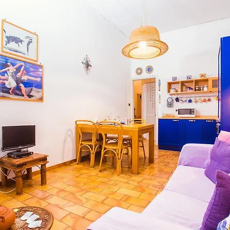 Colorful 2 Bed Close To Vatican